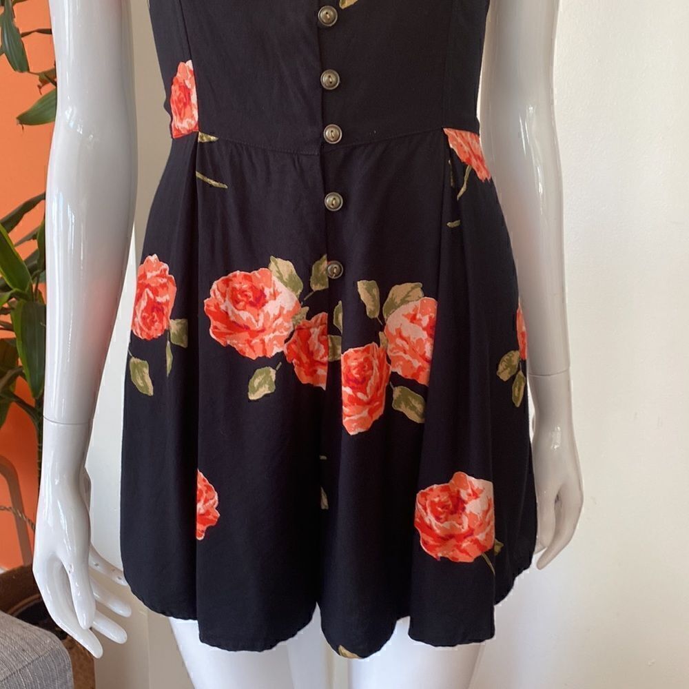 Urban Outfitters Kimchi Blue Black Rose Print Lace Up Romper Playsuit Size XS - Picture 5 of 14